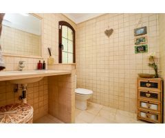 Villa exclusiva de 6 dormitorios ! Zona segura, gran terreno, y gimnasio privado !