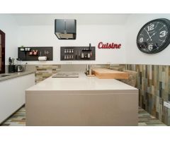 Villa exclusiva de 6 dormitorios ! Zona segura, gran terreno, y gimnasio privado !