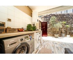 Villa exclusiva de 6 dormitorios ! Zona segura, gran terreno, y gimnasio privado !