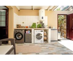 Villa exclusiva de 6 dormitorios ! Zona segura, gran terreno, y gimnasio privado !