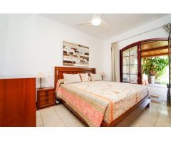 Villa exclusiva de 6 dormitorios ! Zona segura, gran terreno, y gimnasio privado !