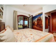 Villa exclusiva de 6 dormitorios ! Zona segura, gran terreno, y gimnasio privado !