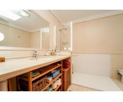 Villa exclusiva de 6 dormitorios ! Zona segura, gran terreno, y gimnasio privado !