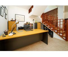 Villa exclusiva de 6 dormitorios ! Zona segura, gran terreno, y gimnasio privado !
