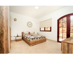 Villa exclusiva de 6 dormitorios ! Zona segura, gran terreno, y gimnasio privado !