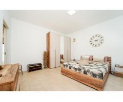 Villa exclusiva de 6 dormitorios ! Zona segura, gran terreno, y gimnasio privado !