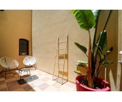 Villa exclusiva de 6 dormitorios ! Zona segura, gran terreno, y gimnasio privado !