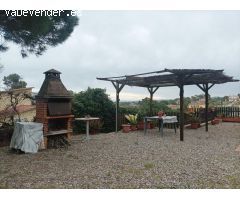Casa unifamiliar con piscina en Montbarbat
