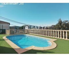 Magnífica casa unifamiliar con piscina en venta en Aiguaviva Parc