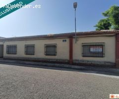 "Tu nuevo hogar te está esperando"  Vivienda unifamiliar esquinada, de 3 habitaciones, patio y gara