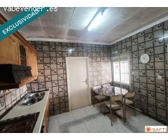 "Tu nuevo hogar te está esperando"  Vivienda unifamiliar esquinada, de 3 habitaciones, patio y gara