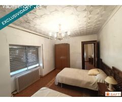 "Tu nuevo hogar te está esperando"  Vivienda unifamiliar esquinada, de 3 habitaciones, patio y gara