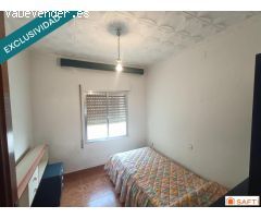 "Tu nuevo hogar te está esperando"  Vivienda unifamiliar esquinada, de 3 habitaciones, patio y gara