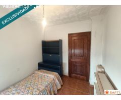 "Tu nuevo hogar te está esperando"  Vivienda unifamiliar esquinada, de 3 habitaciones, patio y gara