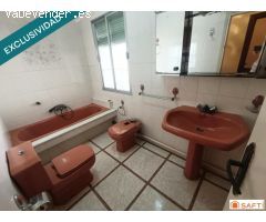 "Tu nuevo hogar te está esperando"  Vivienda unifamiliar esquinada, de 3 habitaciones, patio y gara