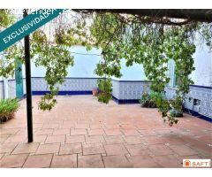 "Tu nuevo hogar te está esperando"  Vivienda unifamiliar esquinada, de 3 habitaciones, patio y gara