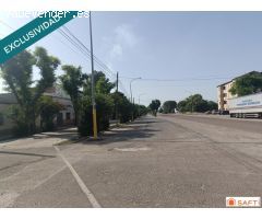 "Tu nuevo hogar te está esperando"  Vivienda unifamiliar esquinada, de 3 habitaciones, patio y gara