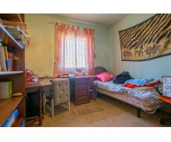 Magnífica vivienda adosada en Olivares, junto  Parque El Palomar!!!