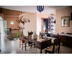 Elegancia y luz en el corazón de Moguer