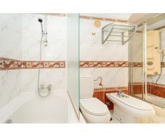 ¡Elegante villa con vistas al mar! 4 dormitorios y amplias zonas exteriores en Loma II – Arguineg