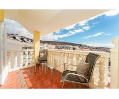 ¡Elegante villa con vistas al mar! 4 dormitorios y amplias zonas exteriores en Loma II – Arguineg
