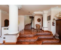 ¡Elegante villa con vistas al mar! 4 dormitorios y amplias zonas exteriores en Loma II – Arguineg