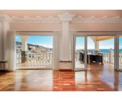 ¡Elegante villa con vistas al mar! 4 dormitorios y amplias zonas exteriores en Loma II – Arguineg