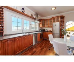 ¡Elegante villa con vistas al mar! 4 dormitorios y amplias zonas exteriores en Loma II – Arguineg