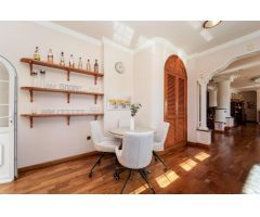 ¡Elegante villa con vistas al mar! 4 dormitorios y amplias zonas exteriores en Loma II – Arguineg