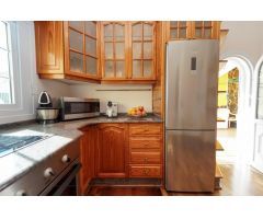 ¡Elegante villa con vistas al mar! 4 dormitorios y amplias zonas exteriores en Loma II – Arguineg