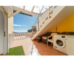 ¡Elegante villa con vistas al mar! 4 dormitorios y amplias zonas exteriores en Loma II – Arguineg