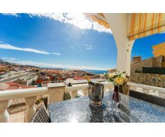¡Elegante villa con vistas al mar! 4 dormitorios y amplias zonas exteriores en Loma II – Arguineg