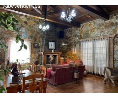 ESPECTACULAR CHALET CON PISCINA Y VISTAS EN EL CORAZÓN DEL VALLE DEL JERTE (CÁCERES)