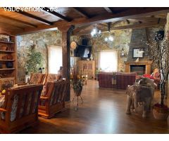 ESPECTACULAR CHALET CON PISCINA Y VISTAS EN EL CORAZÓN DEL VALLE DEL JERTE (CÁCERES)