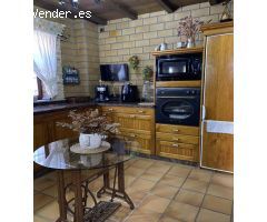 ESPECTACULAR CHALET CON PISCINA Y VISTAS EN EL CORAZÓN DEL VALLE DEL JERTE (CÁCERES)