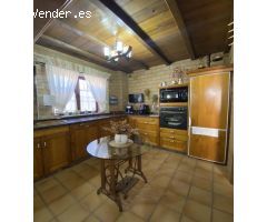 ESPECTACULAR CHALET CON PISCINA Y VISTAS EN EL CORAZÓN DEL VALLE DEL JERTE (CÁCERES)
