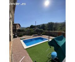 ESPECTACULAR CHALET CON PISCINA Y VISTAS EN EL CORAZÓN DEL VALLE DEL JERTE (CÁCERES)