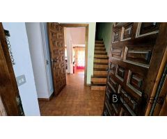 ¡EN VENTA! CÓMODO CHALET ADOSADO EN VALDEMORILLO, MADRID.