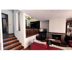 ¡EN VENTA! CÓMODO CHALET ADOSADO EN VALDEMORILLO, MADRID.