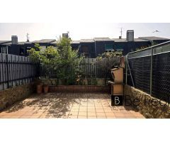 ¡EN VENTA! CÓMODO CHALET ADOSADO EN VALDEMORILLO, MADRID.