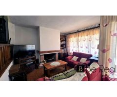 ¡EN VENTA! CÓMODO CHALET ADOSADO EN VALDEMORILLO, MADRID.