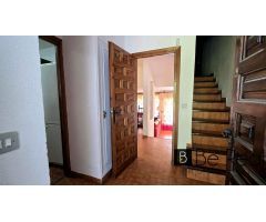 ¡EN VENTA! CÓMODO CHALET ADOSADO EN VALDEMORILLO, MADRID.
