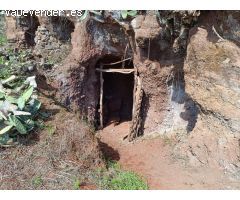 Terreno con cueva