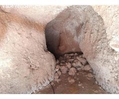 Terreno con cueva
