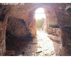 Terreno con cueva