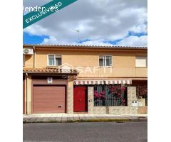 ¡Fantástico adosado en venta en la Barriada de Llera!
