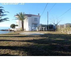 EXCLUSIVA VILLA A LA ORILLA DEL MAR! Oportunidad.