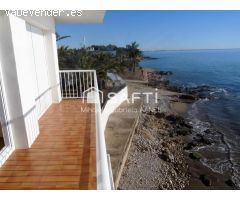 EXCLUSIVA VILLA A LA ORILLA DEL MAR! Oportunidad.