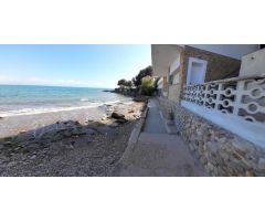 EXCLUSIVA VILLA A LA ORILLA DEL MAR! Oportunidad.