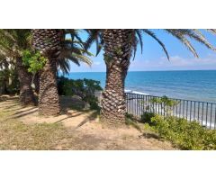 EXCLUSIVA VILLA A LA ORILLA DEL MAR! Oportunidad.